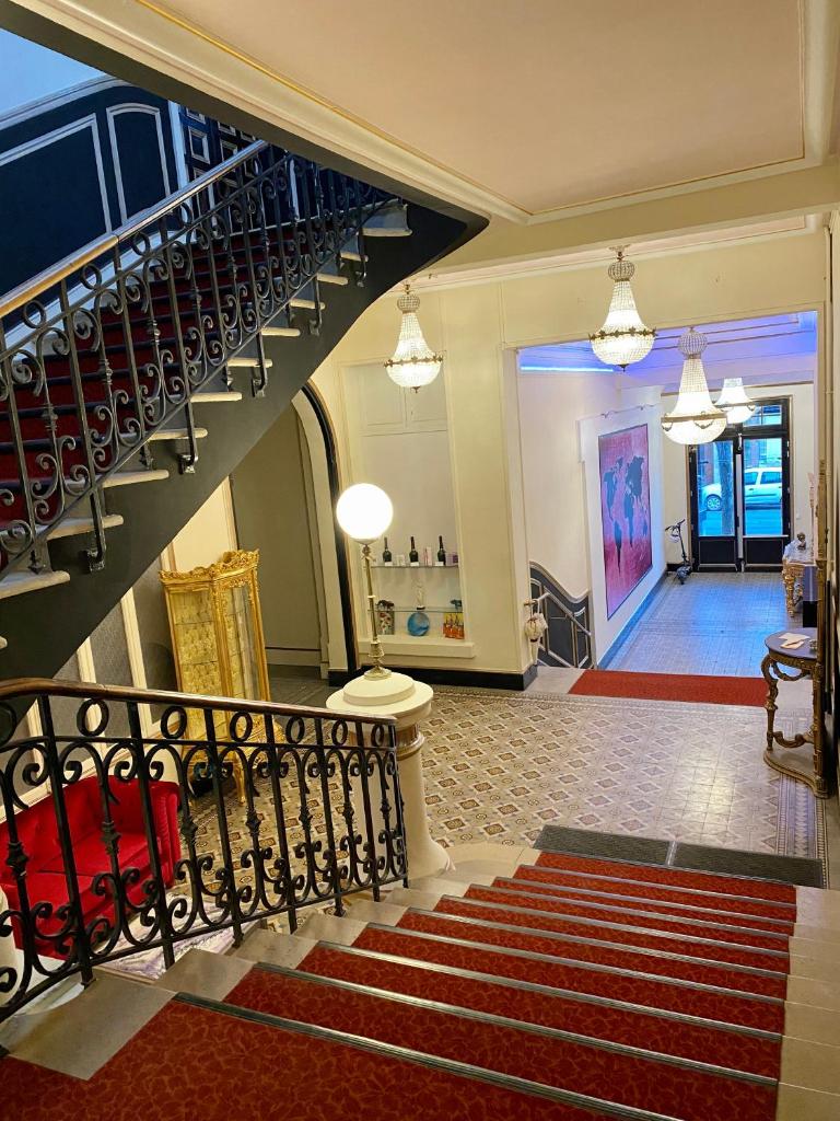 Salon Boyer - Thumbnail image
