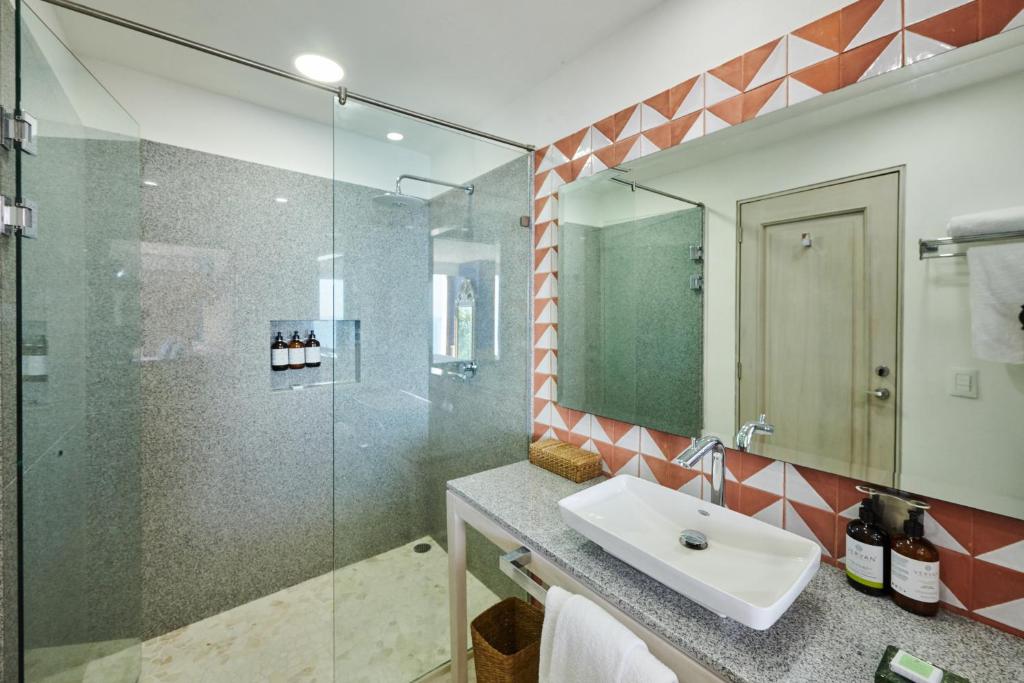 Сьюит (Улучшенный люкс с кроватью размера «king-size»), Patio Azul Hotelito Boutique Adults Only