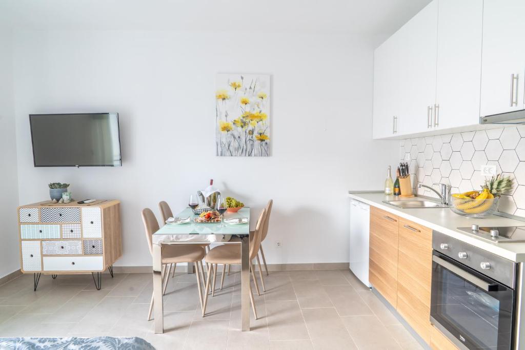 VIPo Prestige Apartments - Tap to explore photos
