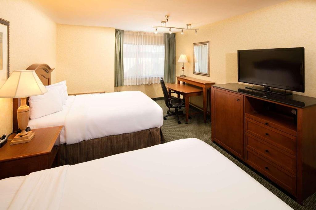 Red Lion Hotel Wenatchee City Center photo 2