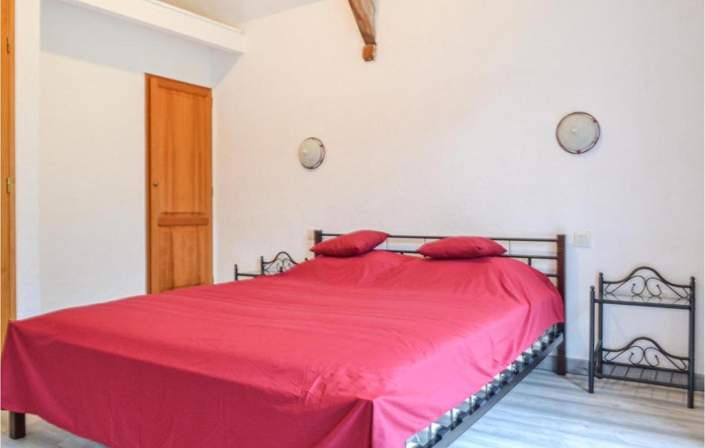 Awesome Home In Mayrinhac-lentour With 5 Bedrooms, Wifi And Outdoor Swimming Pool photo 4