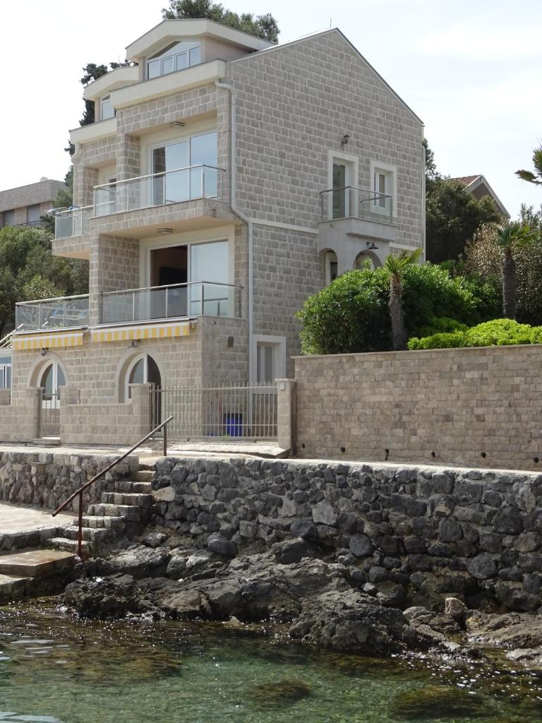 Villa Leut Montesol Tivat Krasici photo 1