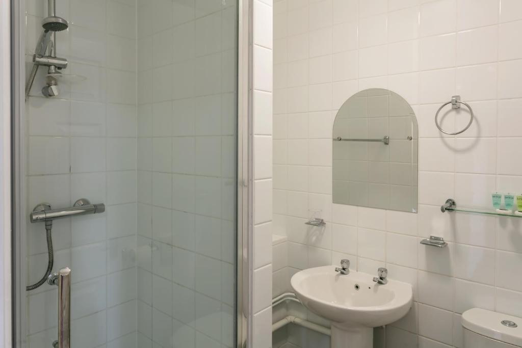 Roydon Marina Village Room Type - Superior Double Room