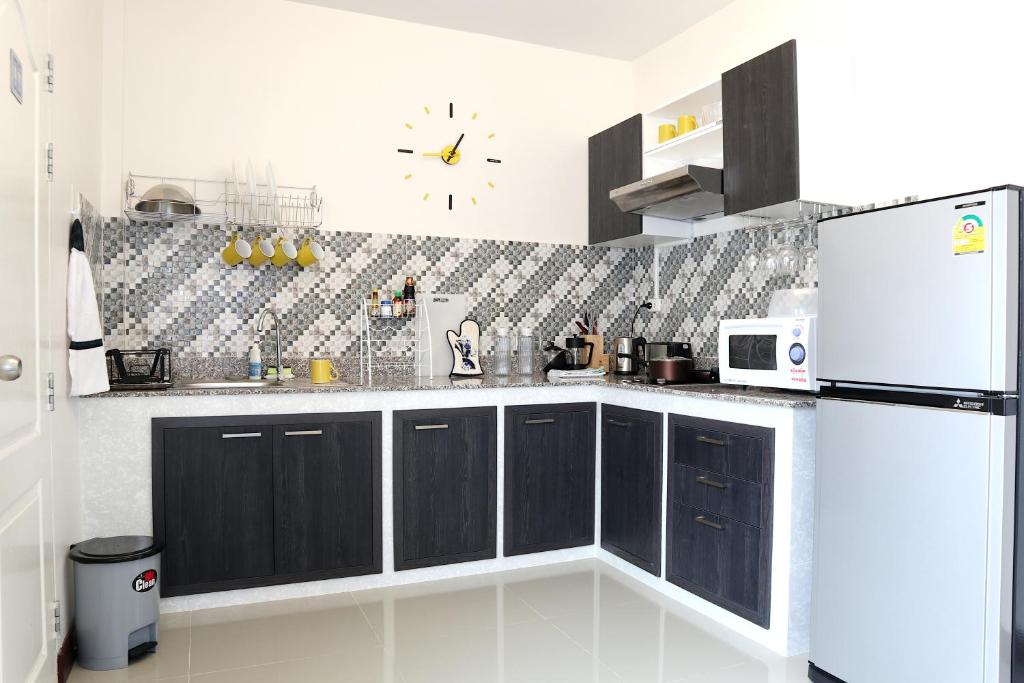 Modern Townhome at the Old City photo 3