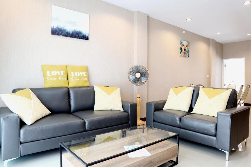 Modern Townhome at the Old City photo 1
