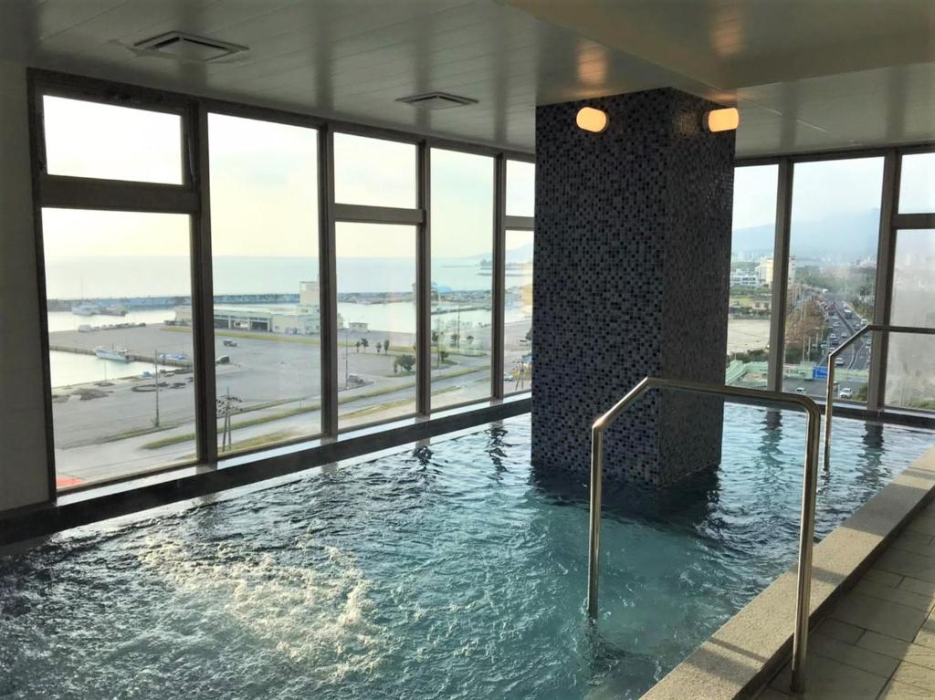 Green Rich Hotel Okinawa Nago (Artificial hot spring Futamata Yunohana) photo 3