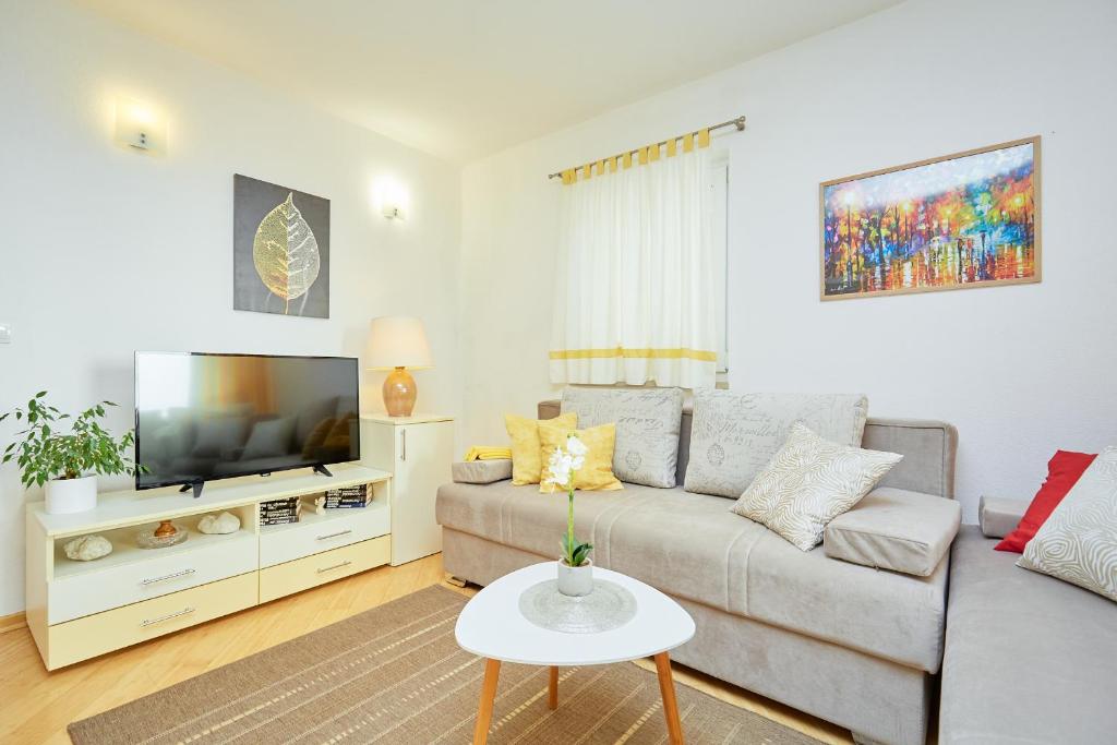 Apartments Zelic Tucepi photo 4