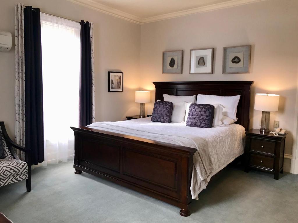 Tattingstone Inn photo 1