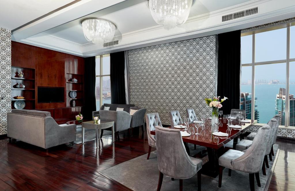 Сьюит (Люкс с 2 спальнями), Crowne Plaza Doha West Bay