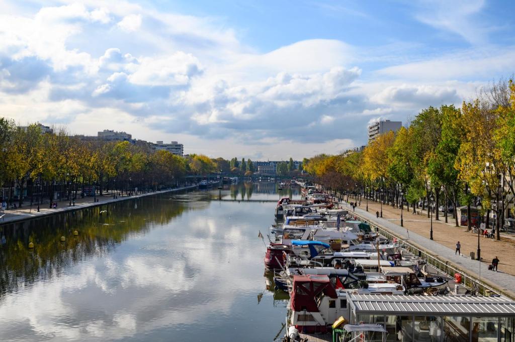 Двухместный (Улучшенный номер с диваном-кроватью), Holiday Inn Express Paris-Canal De La Villette