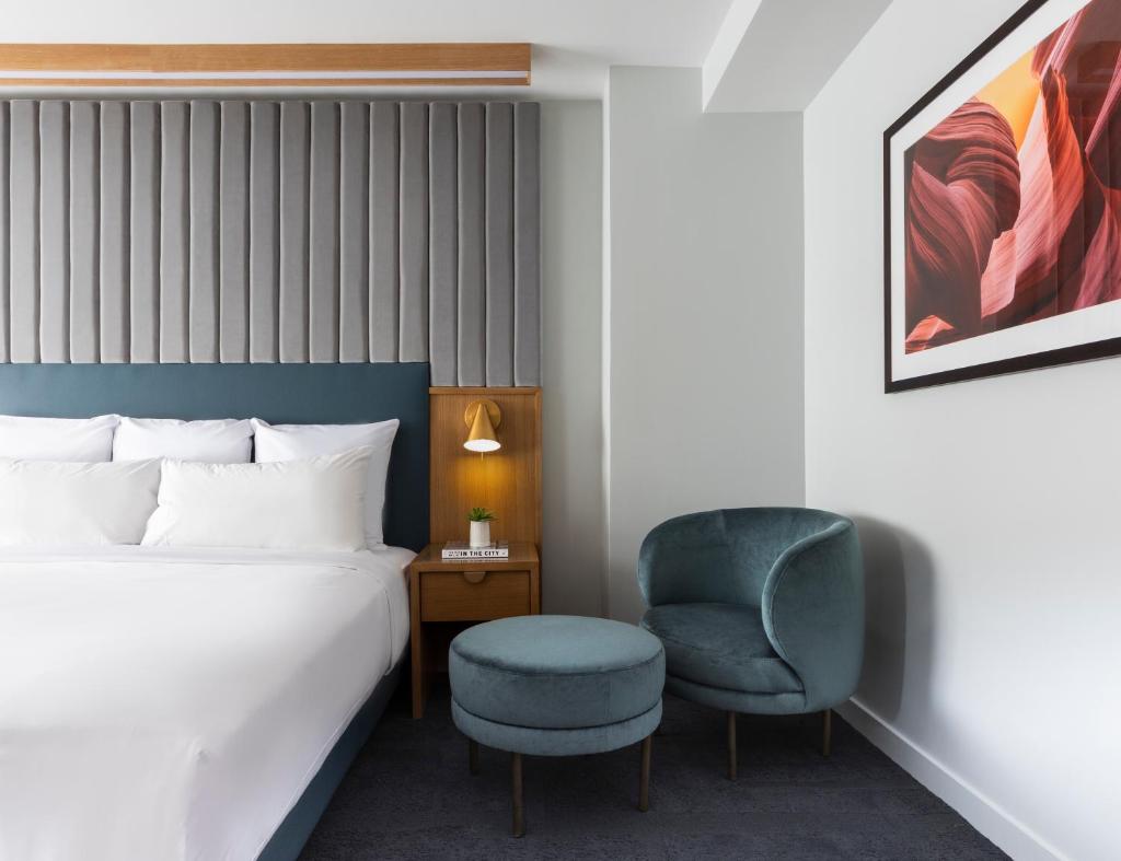 Двухместный (Номер Делюкс с кроватью размера «king-size»), 21c Museum Hotel Chicago