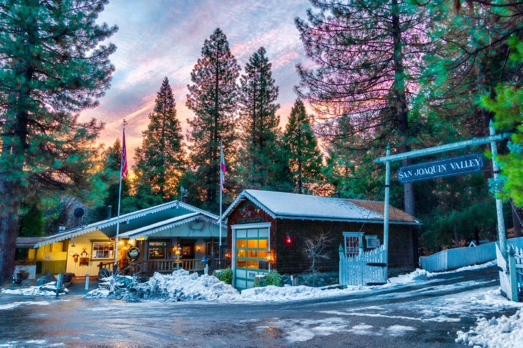 Narrow Gauge Inn image