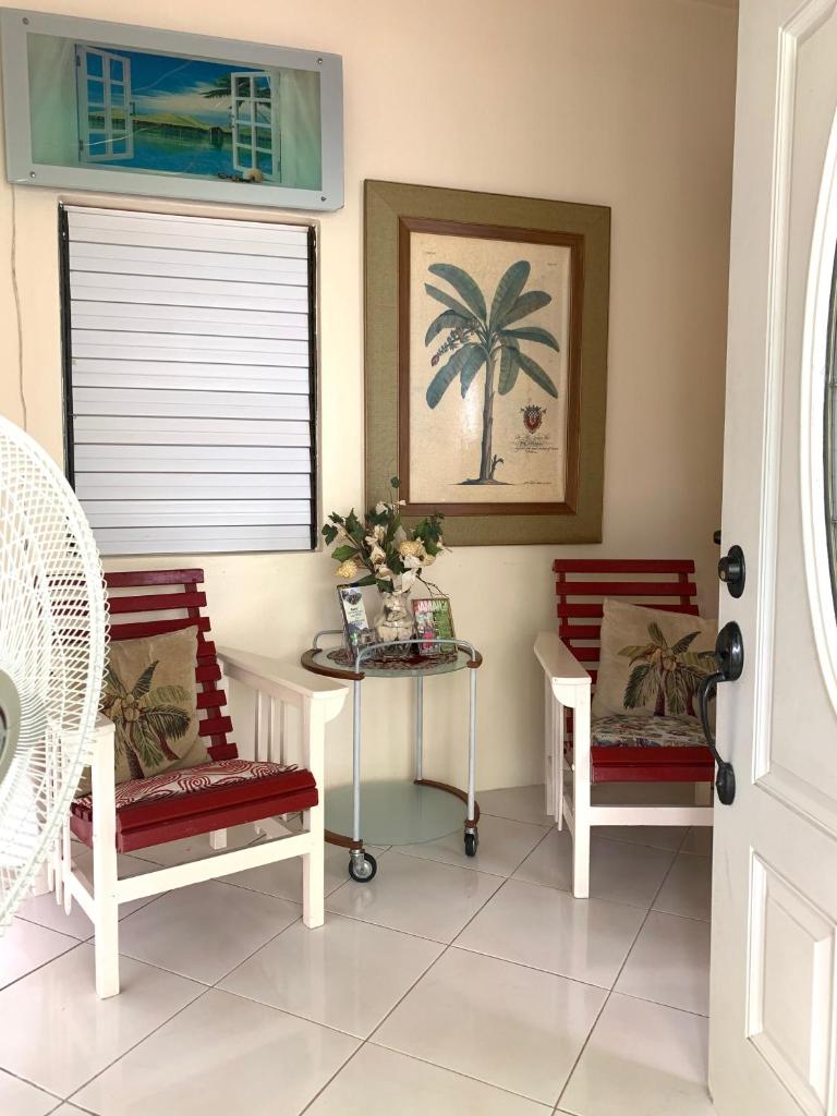 Aileen Palm Cove Ja photo 2