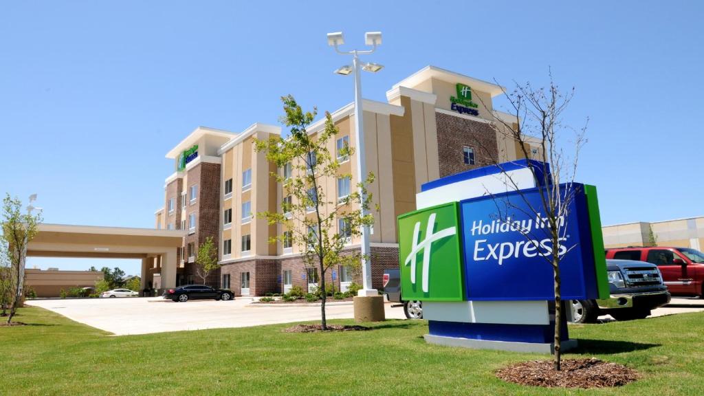 Holiday Inn Express Covington-Madisonville, an IHG Hotel image