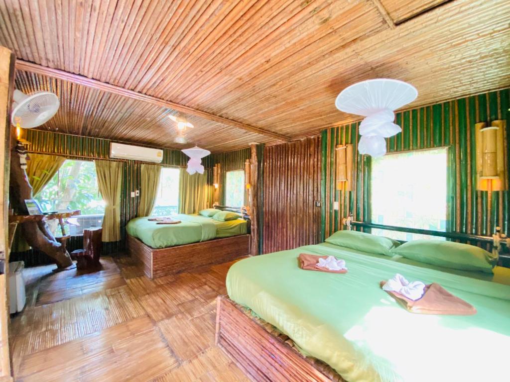 Четырехместный (Бунгало (для 4 взрослых)), Khaosok Treehouse Resort
