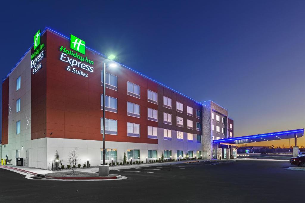 Holiday Inn Express & Suites Tulsa Northeast - Owasso, an IHG Hotel image