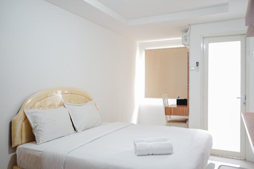Stylish and Posh Studio Baileys Apartment By Travelio