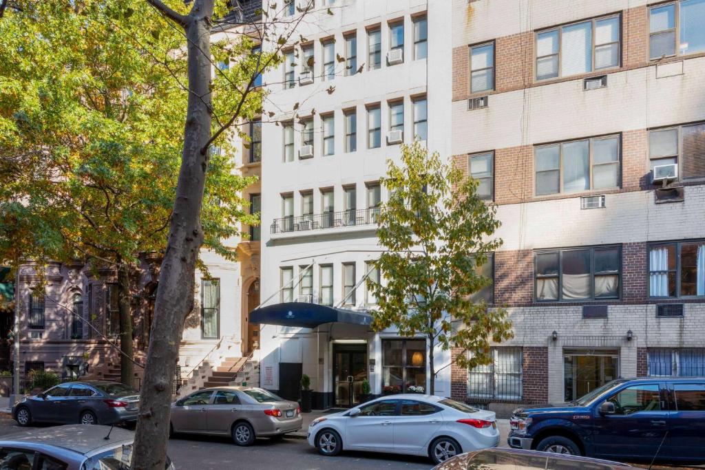 La Quinta Inn & Suites by Wyndham New York City Central Park image