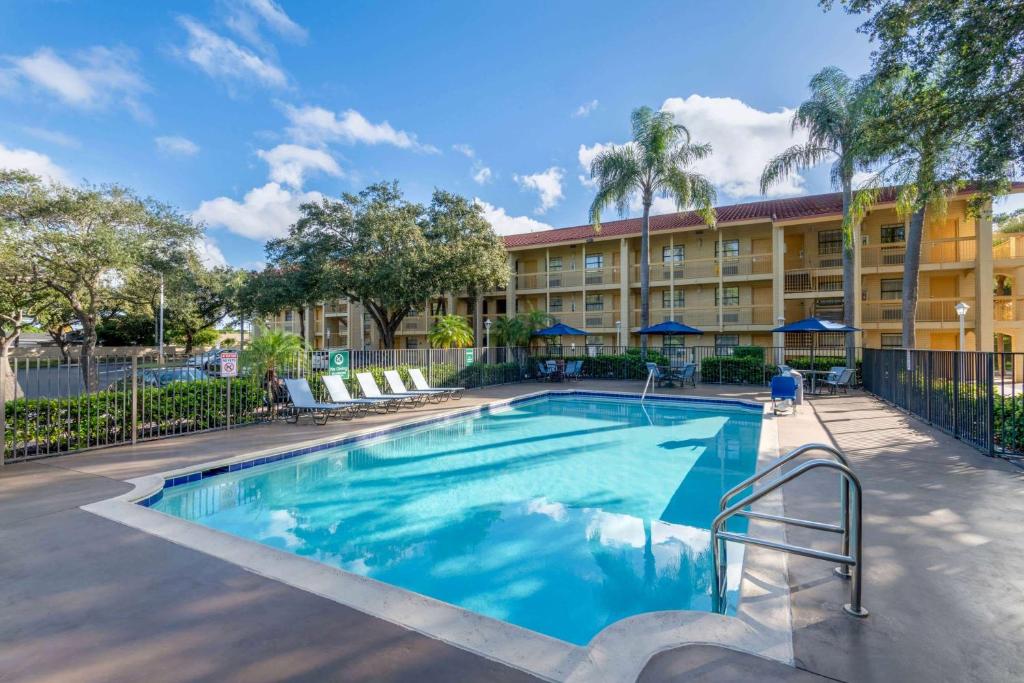 La Quinta East Deerfield Beach - Boca Raton image