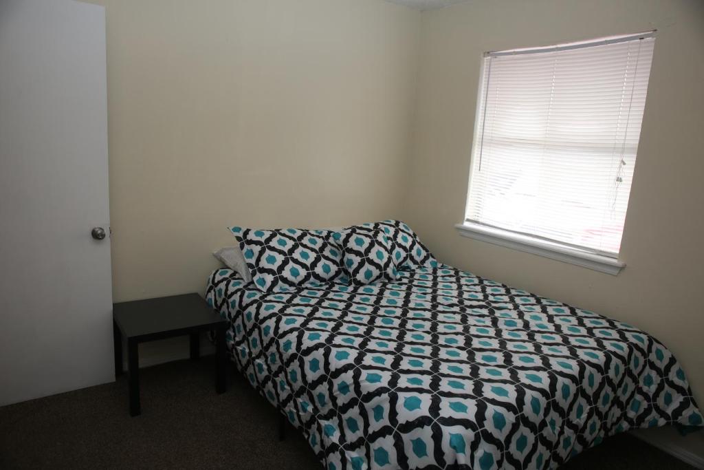 2 bed/ 1 bath next to Ft. Sill image