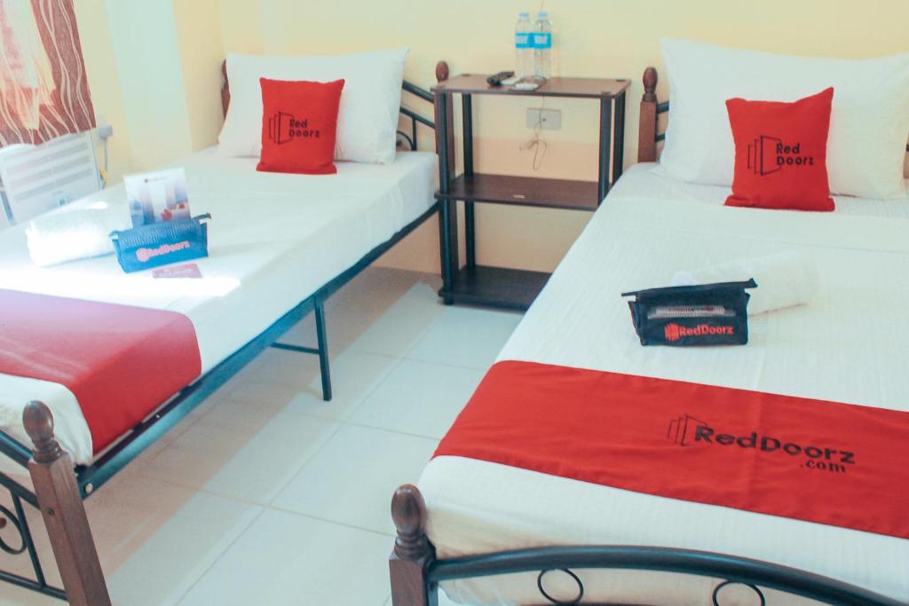 Двухместный (Двухместный номер с 2 отдельными кроватями), RedDoorz near Panglao Municipal Hall