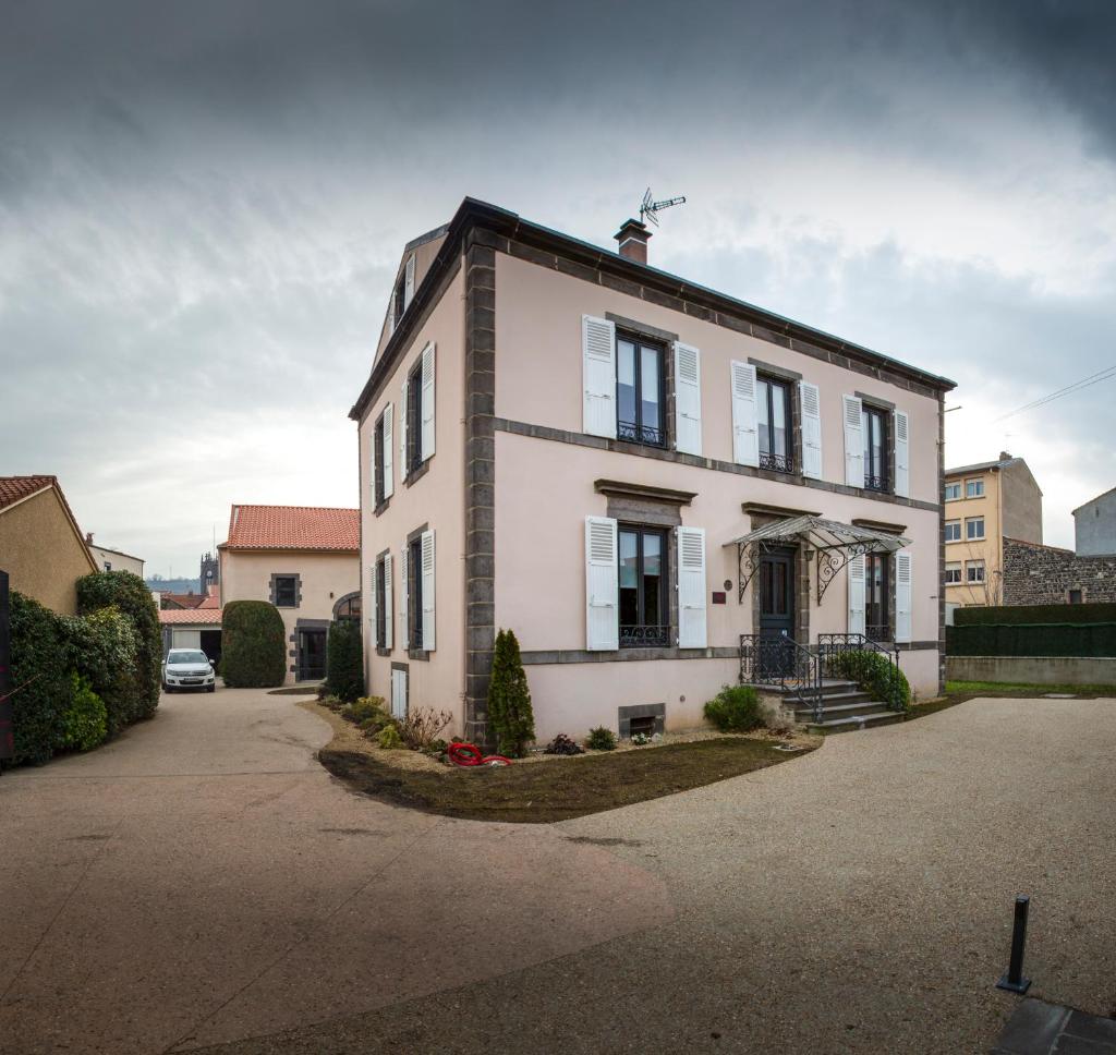 L'Enclos de Ribains photo 1