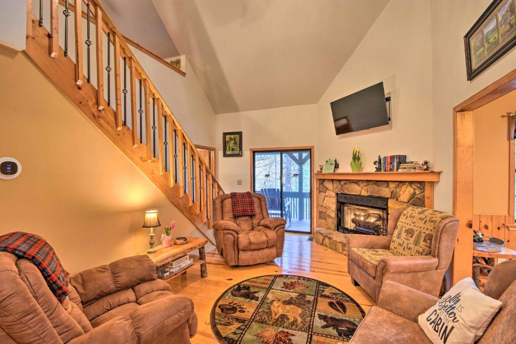 Modern Cabin with Deck in the Blue Ridge Mountains! photo 2