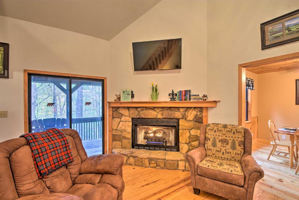 Modern Cabin with Deck in the Blue Ridge Mountains! photo 4