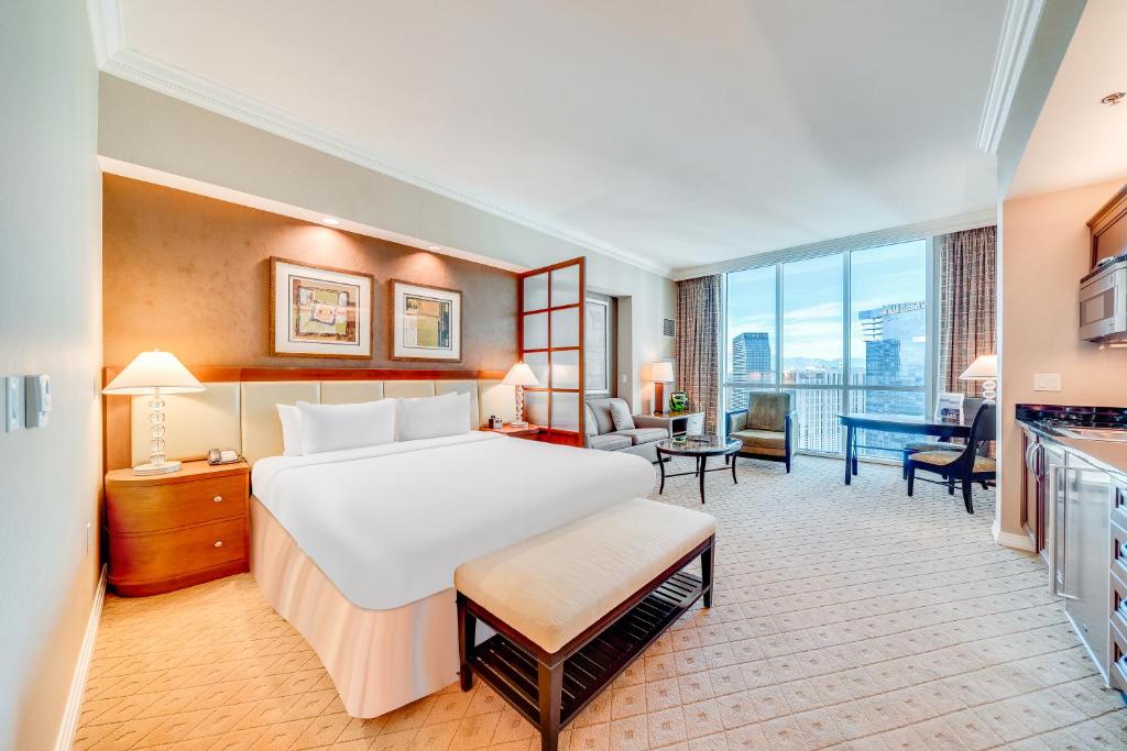 Студио (Суперлюкс с балконом - Вид на бульвар Стрип), Jet Luxury at The Signature Condo Hotel