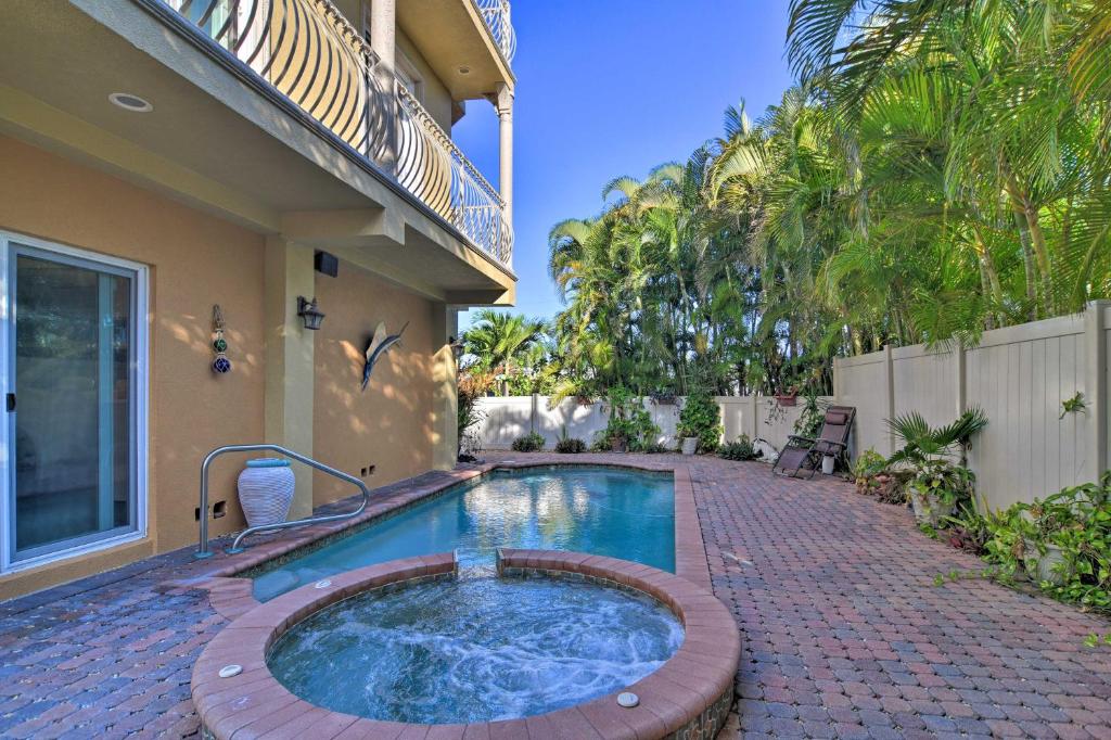 Townhome Located 200 Steps to a Locals-Only Beach! photo 3