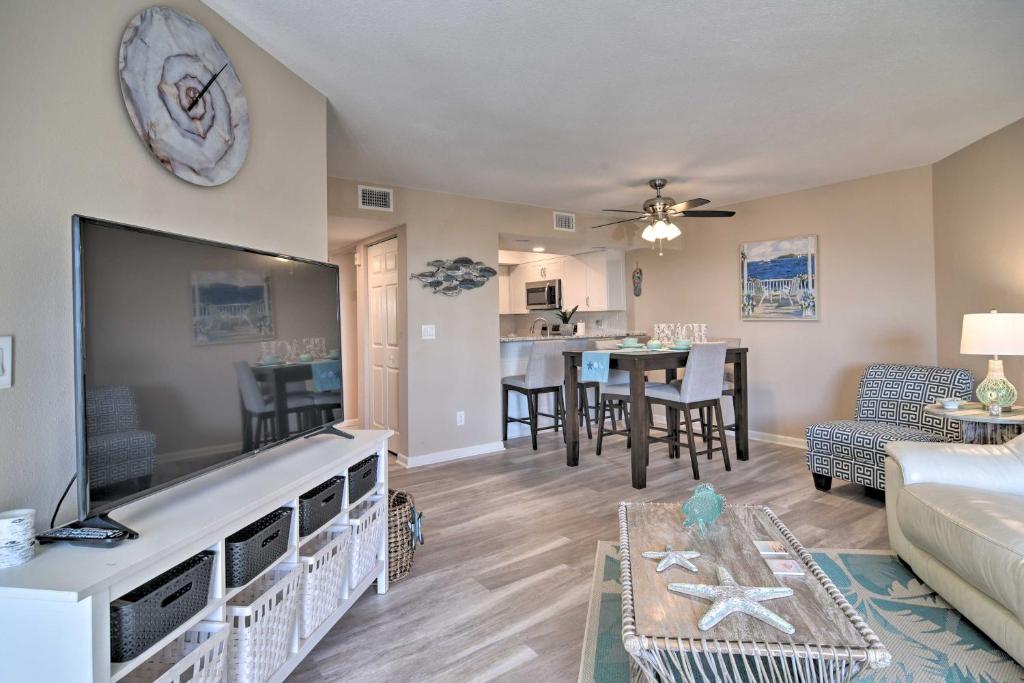Renovated Beach Nook with Lanai, Steps to the Beach! photo 3