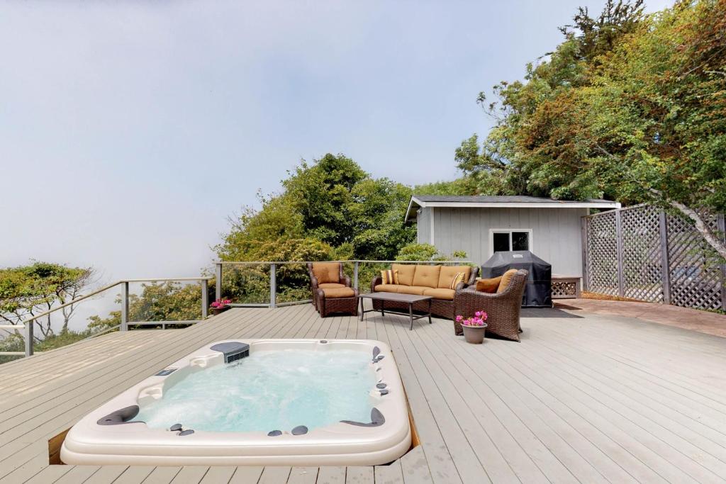 Whalerock Luxury Home photo 4
