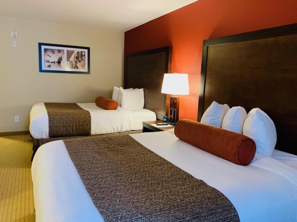 The Kanata Inns Invermere photo 1