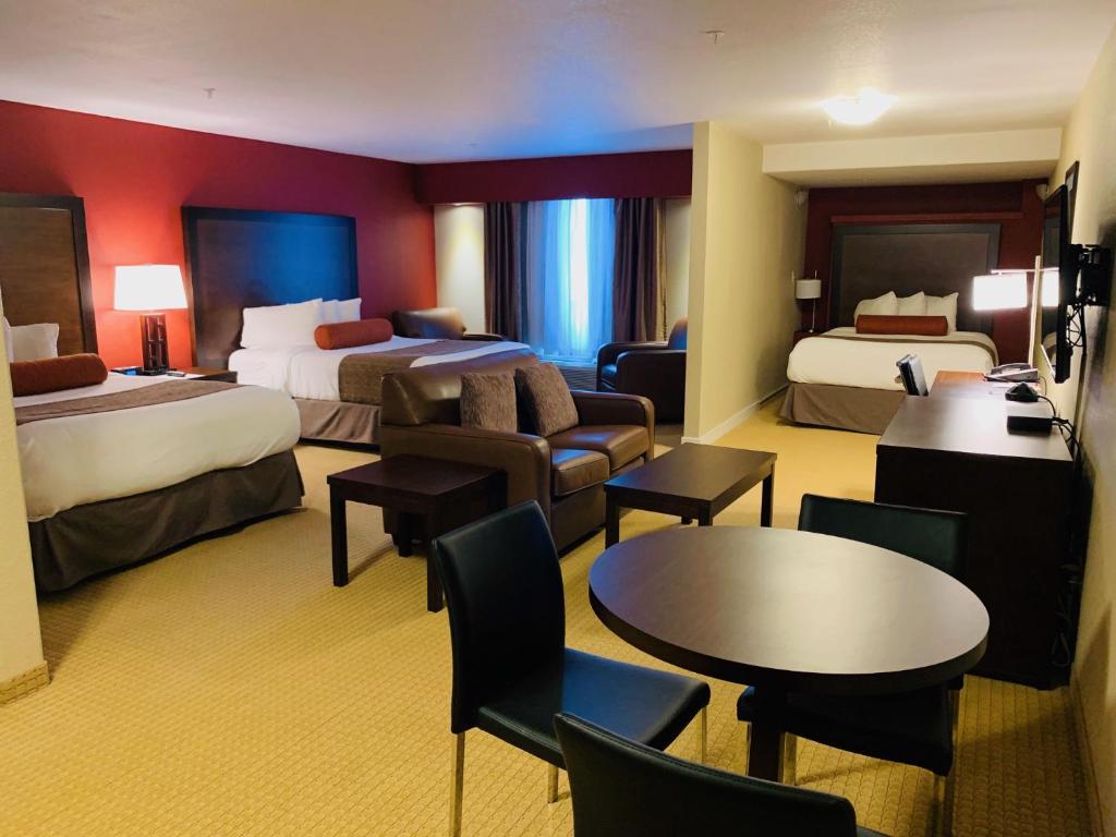 The Kanata Inns Invermere photo 2