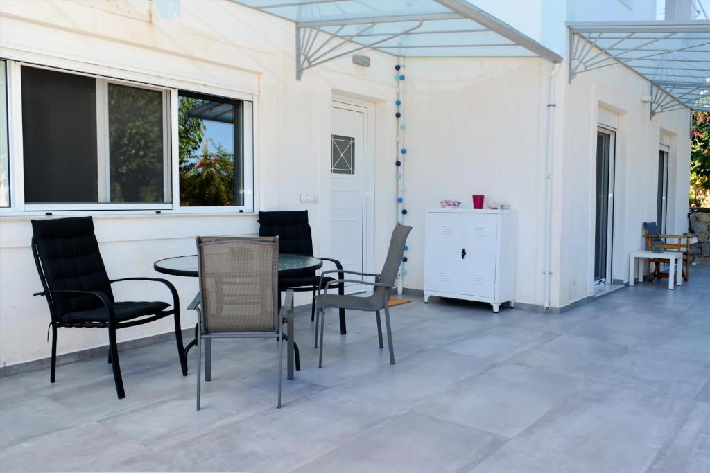Amera - Troumpas Family Apartments photo 2