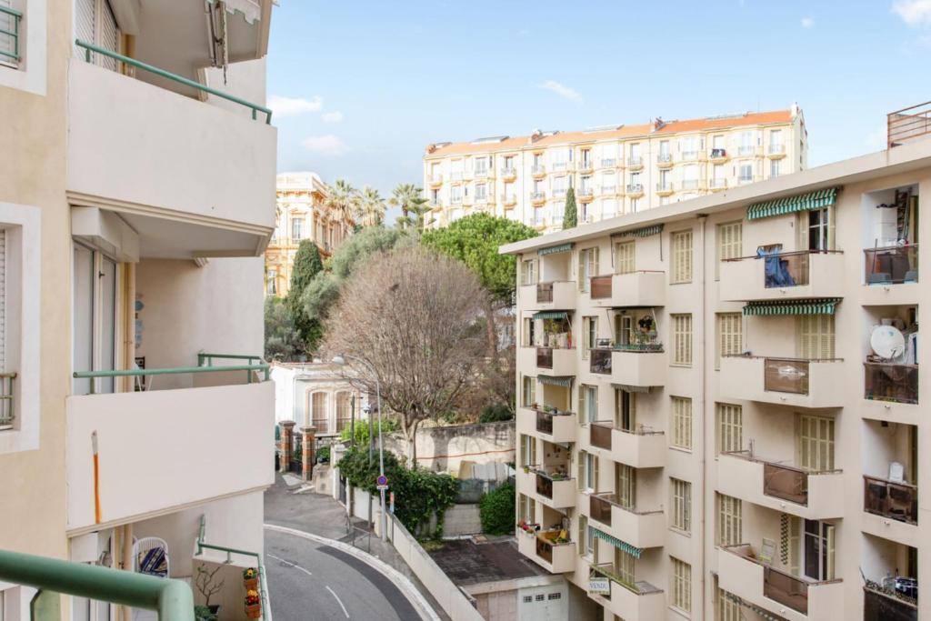Modern studio with terrace in Nice center 3 min to the beach - Welkeys photo 4