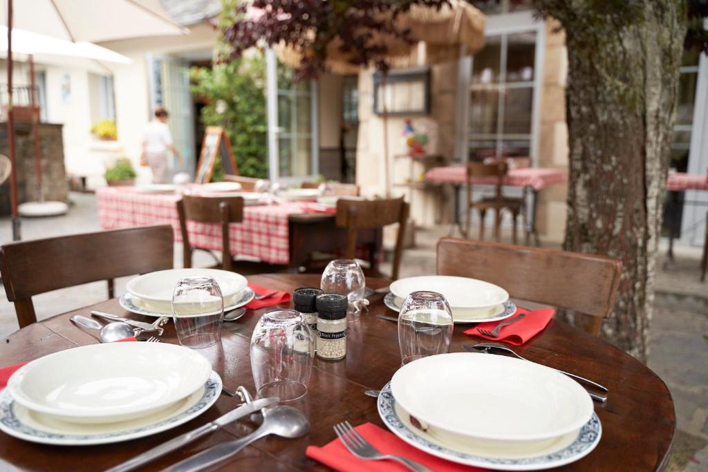 HOTEL Les Contes de Bruyeres photo 3