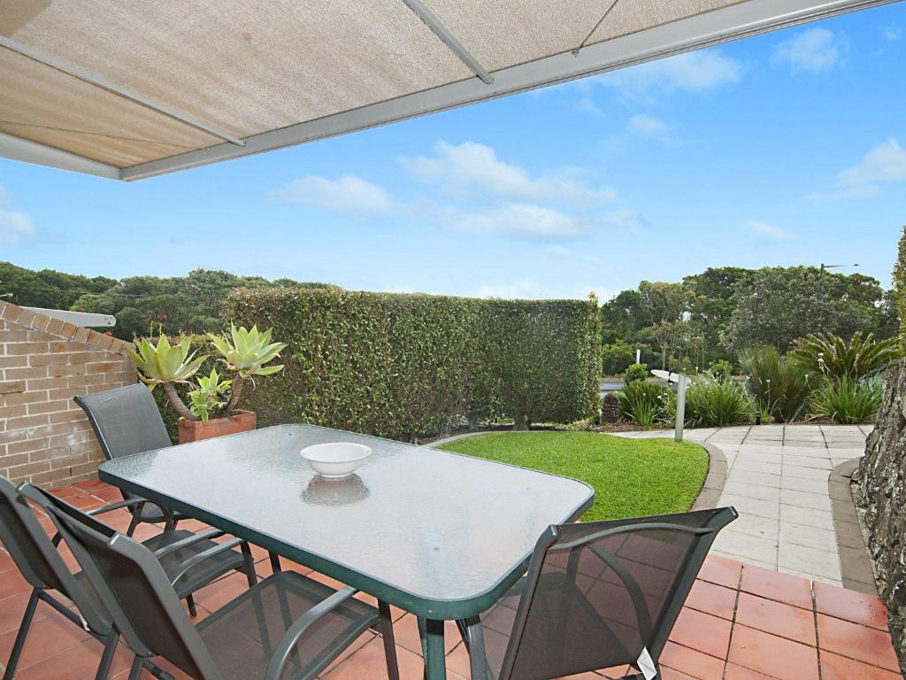 8 James Cook Apartments photo 3
