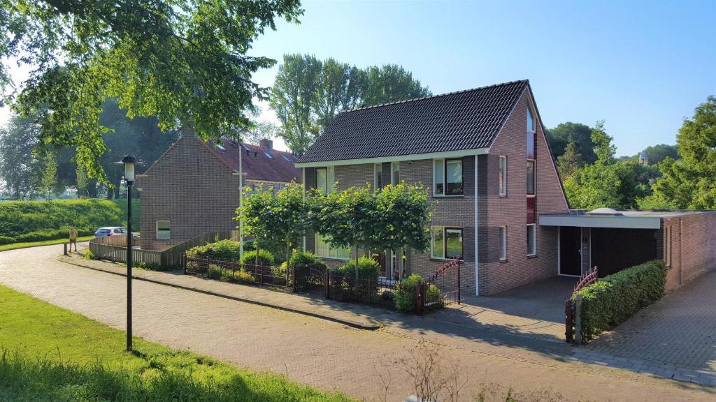 Holiday apartment with free parking Boven Jan Enkhuizen