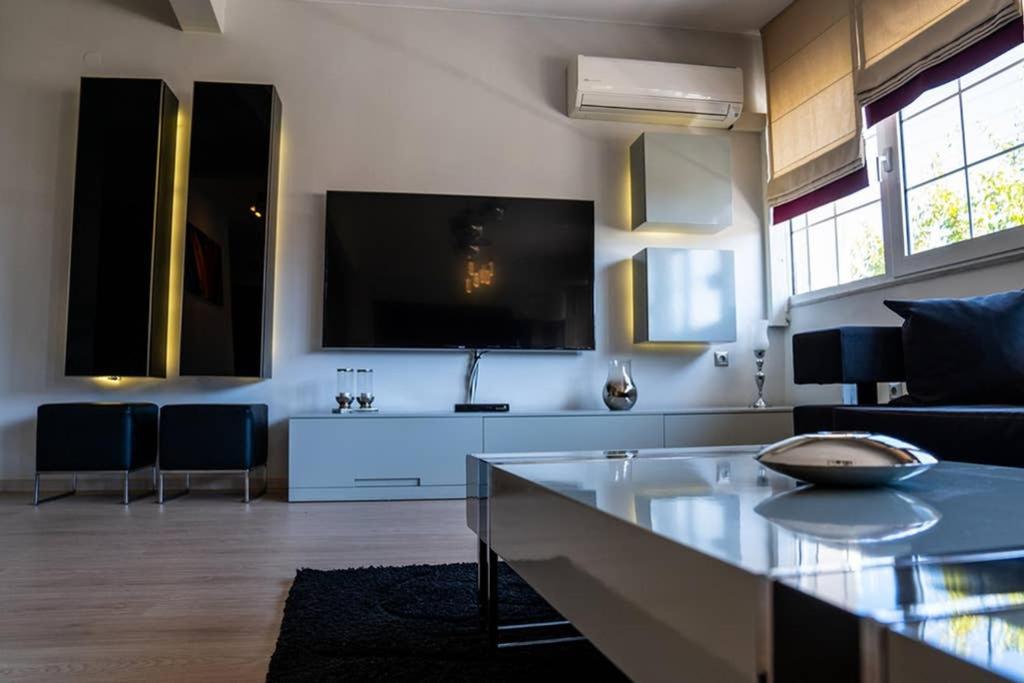 A Stylish Apartment In The Center Of Kastoria photo 3