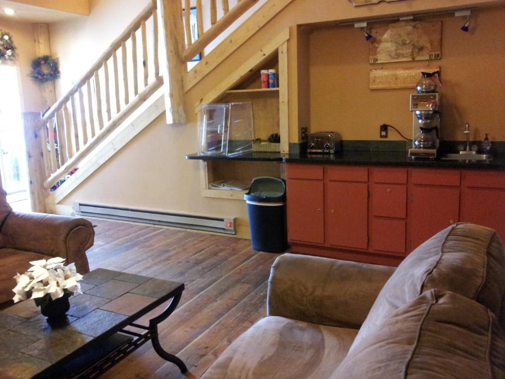 New Summit Inn photo 3