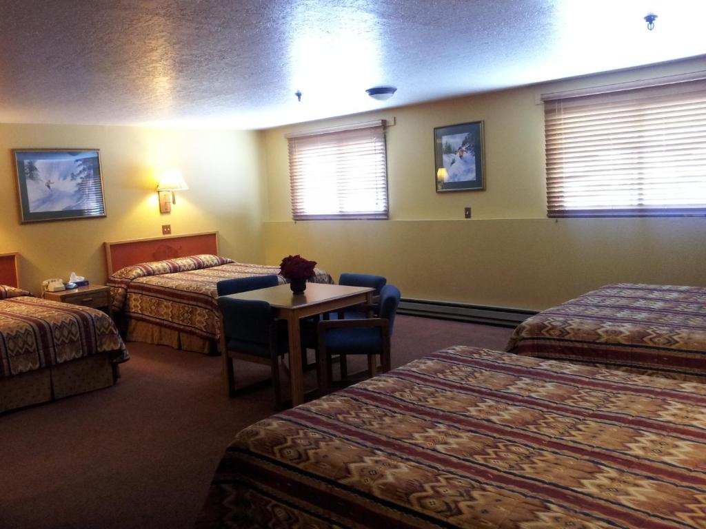 New Summit Inn photo 4