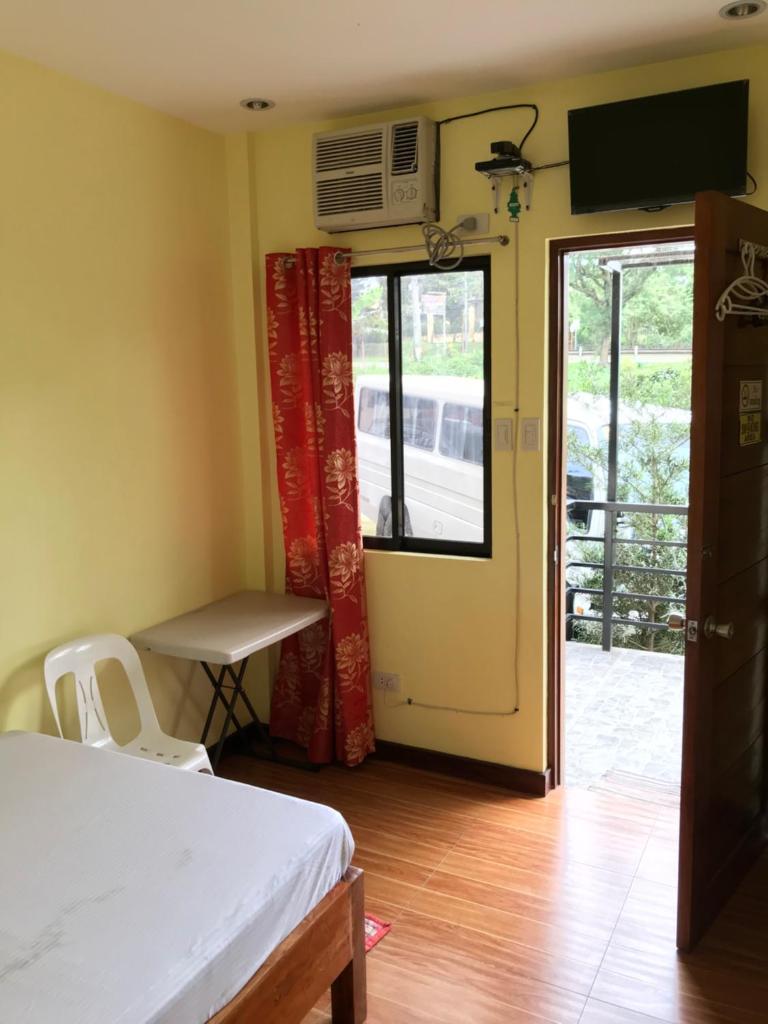 Jhunlyn Room Rental photo 4