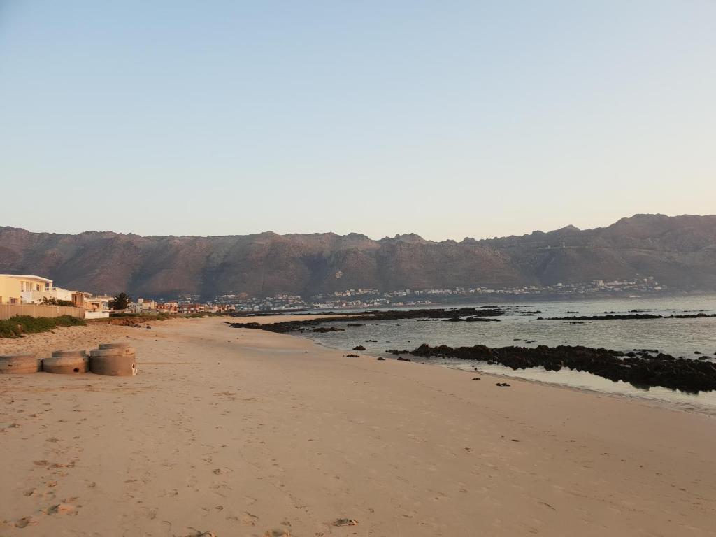 Antilles on Beach - Tap to explore photos