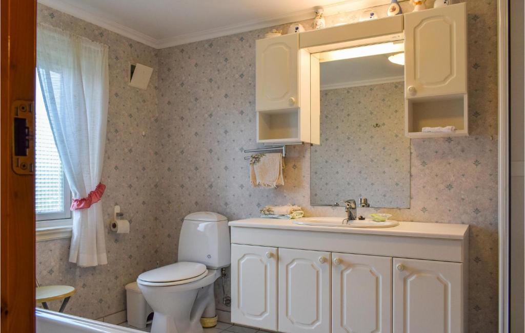 Beautiful Home In Vanse With 2 Bedrooms photo 1