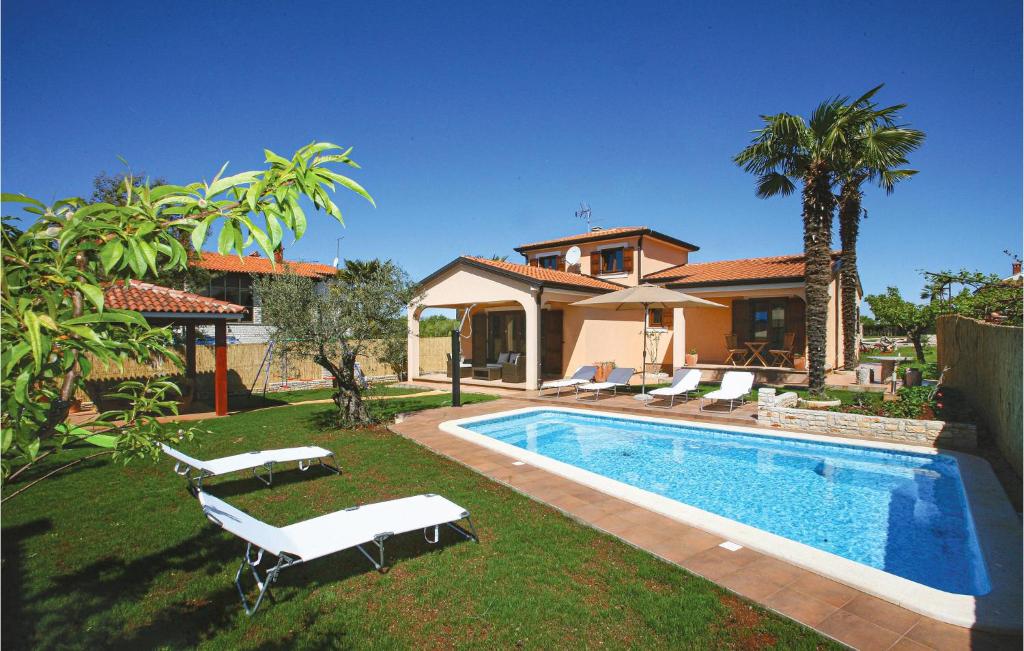 Amazing Home In Novigrad With 3 Bedrooms, Wifi And Outdoor Swimming Pool