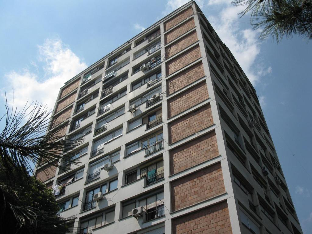Autokomanda Apt. with Beautiful View near Center! photo 1