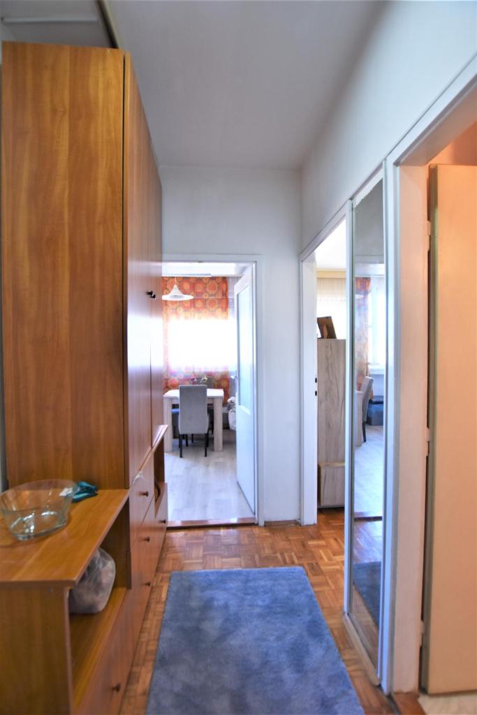 Autokomanda Apt. with Beautiful View near Center! photo 2