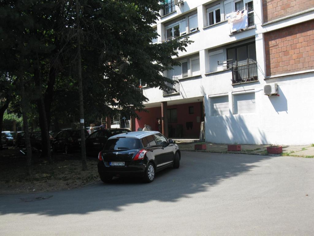 Autokomanda Apt. with Beautiful View near Center! photo 3