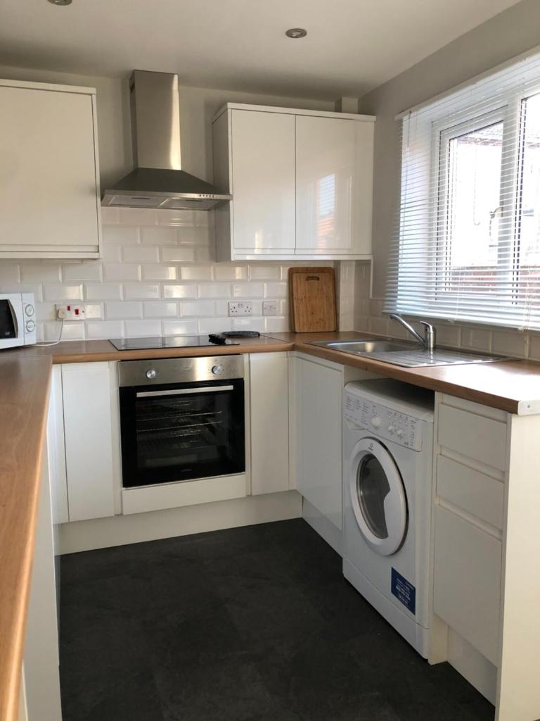 spacious 2 bedroom house Room Type - Two-Bedroom House